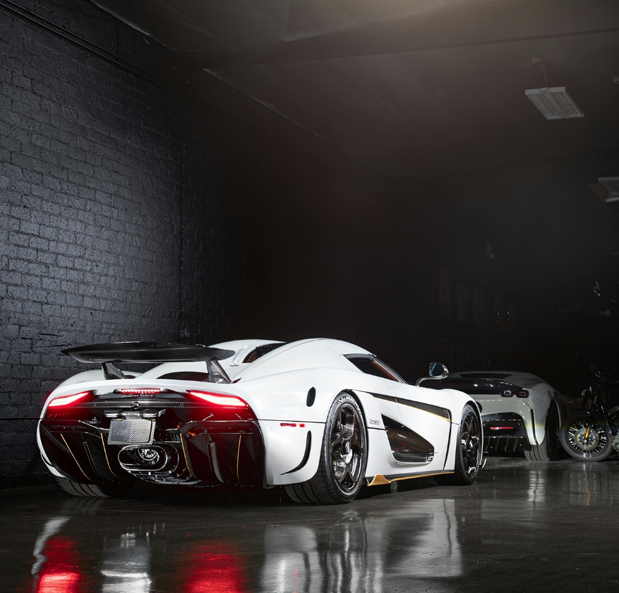 Voiture vu de l'arrière